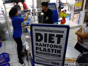 Kantong Plastik Kini Berbayar, Kemenperin: Sangat Disayangkan