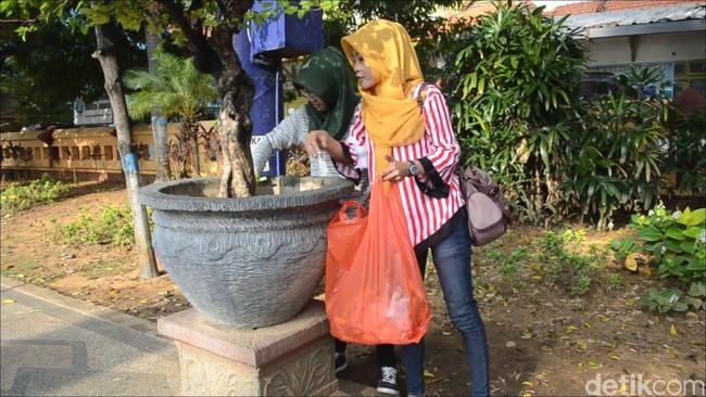 Pengumuman, Mulai Hari Ini Kantong Plastik Tak Lagi Gratis