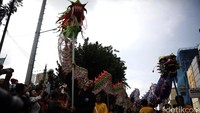 Perayaan Cap Go Meh 2016 itu digelar layaknya karnaval sepanjang 1 KM disepanjang kawasan Hayam Wuruk dan Gajah Mada, Glodok Jakarta Barat.