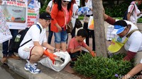 Bersama dinas kebersihan DKI Jakarta mereka merayakan puncak Hari Peduli Sampah Nasional 2016 dengan mengumpulkan sampah secara bersama menuju Indonesia yang bebas sampah 2020. 