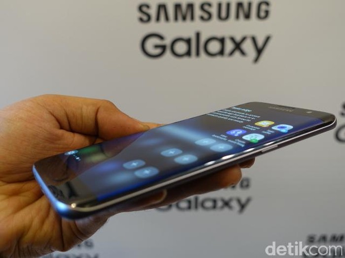 Samsung Galaxy S7 diluncurkan di Barcelona, Spanyol.
