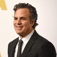 Mark Ruffalo dikenal sebagai Hulk dan tampil di berbagai film superhero, termasuk Captain Marvel, Shang-Chi, The Avengers, She-Hulk, dan lainnya. Dari berbagai penampilannya di MCU, ia mendapatkan antara $ 2 juta (Rp miliaran) to $ 3 juta (Rp 45 miliaran). Foto: Kevin Winter/Getty Images