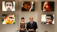 Setelahnya pada tahun 2007, di ajang Oscar ke-79 pria kelahiran 11 November 1974 itu kembali masuk nominasi lewat film Blood Diamond. Kevin Winter/Getty Images/detikFoto.