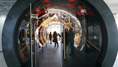 Terowongan OLED di Seoul Tower