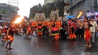 Reog Ponorogo ikut memeriahkan pawai Cap Go Meh. Pool/Al Fanny Panestika/detikFoto.
