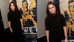 Ariel dan Momo Lagi Lihat Apa Tuh di Handphone?