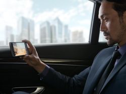 Jagoan Ponsel Menengah Sony di Negeri Matador