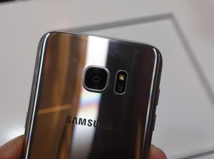 Rahasia Teknologi Mata Manusia di Kamera Galaxy S7
