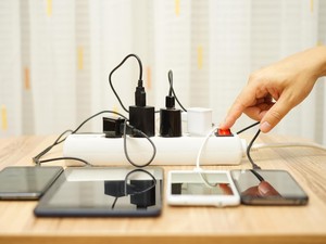 Riset Terbaru Tak Bisa Buktikan Radiasi Ponsel Sebabkan Kanker