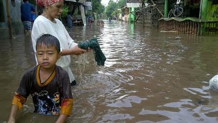 Banjir Hantui Pasuruan, Bupati Minta Camat dan Kades Update Info Bencana