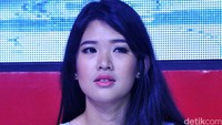 Saat bengong pun presenter kelahiran 27 Februari 1988 itu tetap cantik. Pool/Noel/detikFoto.