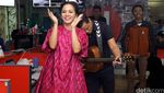 Manohara Makin Seksi, Keakraban Ariel dan Momo