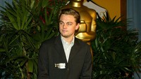 Perannya sebagai Danny Archer dalam film tersebut menuai pujian dari para kritikus film. Kevin Winter/Getty Images/detikFoto.