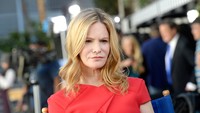 Tampil sebagai Daisy Domergue dalam film The Hateful Eight, Jennifer Jason Leigh sukses memikat hati para penikmat film. Kevork Djansezian/Getty Images/detikFoto.