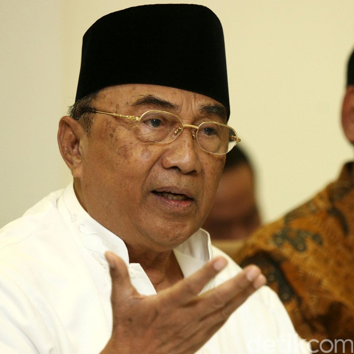 PPP Djan Faridz menggelar jumpa pers terkait keputusan Menkum HAM yang memperpanjang kepengurusan DPP PPP Muktamar Bandung di gedung DPP PPP, Jakarta, Senin (22/2/2016). Mereka menolak keputusan Menkum HAM tersebut.