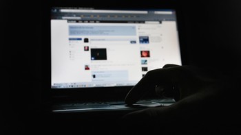 Pada Januari 2018, jumlah pengguna aktif bulanan Facebook tembus 2 miliar per bulan. Padahal di tahun 2004, penggunanya baru sejuta. Jika Facebook adalah negara, penduduknya terbesar di dunia. Foto: Gettyimages - Dan Kitwood