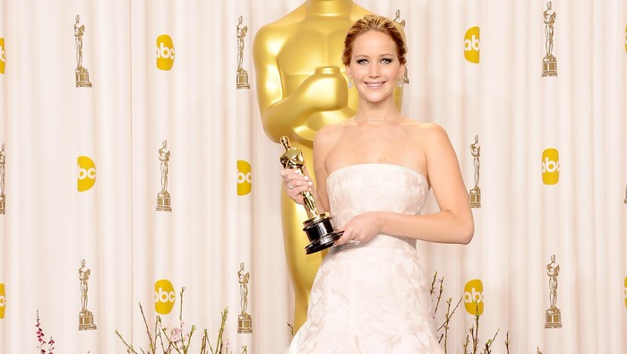 HOLLYWOOD, CA - FEBRUARY 24:  Actress Jennifer Lawrence, winner of the Best Actress award for Silver Linings Playbook, poses in the press room during the Oscars held at Loews Hollywood Hotel on February 24, 2013 in Hollywood, California.  (Photo by Jason Merritt/Getty Images)