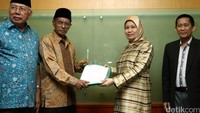 Rombongan Mahkamah Partai PPP yang berjumlah delapan orang diterima oleh komisioner KY Sukma Violetta di Gedung KY, Jl Kramat Raya, Jakarta Pusat, Selasa (23/2/2016).