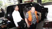 Andri Tristianto Sutrisna yang menjabat sebagai Kasubdit PK dan Kasasi Perdata dan Khusus MA, ditangkap pada Jumat (12/2). Selain itu, KPK juga menangkap pengusaha Ichsan Suaidi dan pengacara Awang Lazuardi Embat.