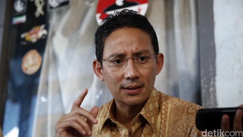 Sandi Sindir Toko Sebelah yang Punya Cawapres tapi Tak Diumumkan Sandi Sindir Toko Sebelah yang Punya Cawapres tapi Tak Diumumkan