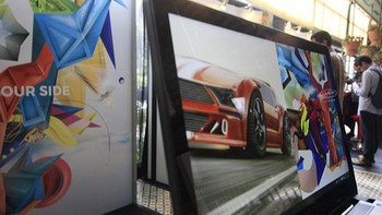 Notebook ini bisa diajak kerja berat seperti bermain game sembari mengerjakan editing melalui Adobe Photoshop. Foto: detikINET/Irna Prihandini