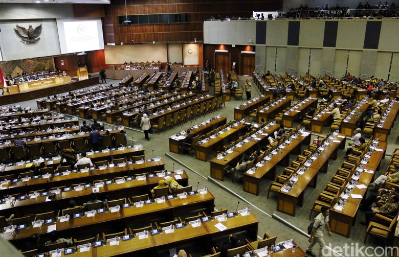 DPR Sudah Terima Draf RUU Tax Amnesty dari Pemerintah DPR Sudah Terima Draf RUU Tax Amnesty dari Pemerintah