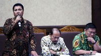 (Kiri-kanani) Tim penasehat hukum Jessica Kumala Wongso, Hidayat Bostam, Andi Joesoef, dan Yudi Wibowo Sukinto mengikuti jalannya sidang praperadilan kliennya di Pengadilan Negeri Jakarta Pusat, Selasa (23/2/2016).