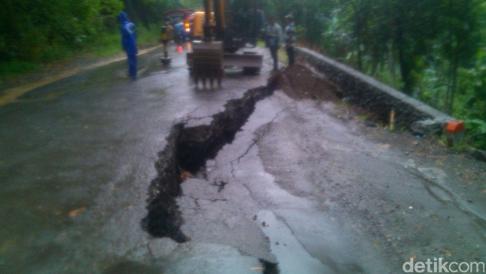 Jalur Tengah Banyumas Ambles, Akses Menuju Yogyakarta Ditutup