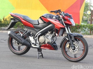 Yamaha V-Ixion Ungguli Honda CB150R StreetFire