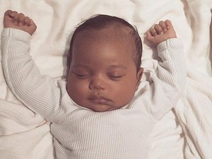 Kim Kardashian Berbagi Isi Lemari Saint West yang Penuh Baju Desainer