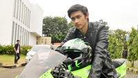 Hito kini memang menjadi salah satu artis muda yang memiliki banyak penggemar terutama perempuan. Pool/Noel/detikFoto.