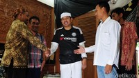 Sebelumnya sebanyak 23 eks Gafatar yang berasal dari Kabupaten Purwakarta dipulangkan dari Singkawang, Kalimantan Barat. Dari hasil pendataan 23 orang tersebut ternyata hanya mengontrak di Kabupaten Purwakarta‎, sedangkan mereka tercatat sebagai orang Bekasi, Karawang, dan Subang. Tri Ispranoto/detikFoto.