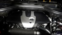 Urusan dapur pacu, New GLE 400 Exclusive dilengkapi dengan mesin berkapasitas 2.996 cc enam silinder yang menghasilkan tenaga 245 kW dengan transmisi dual clutch 7G-Tronic Plus.