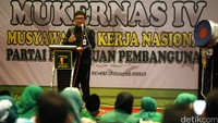 Mendagri Tjahjo Kumolo memberikan sambutan.