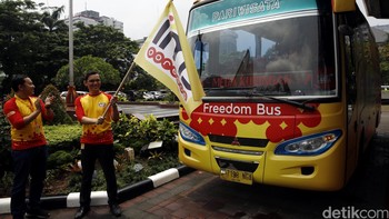 Indosat Ooredoo melakukan pelepasan enam unit Freedom Bus IM3 di Kantor Indosat, Jakarta, Rabu (24/2/2016).