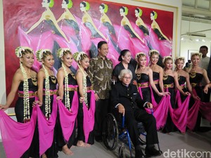 Tarian Ini Terinspirasi dari Lukisan Srihadi Soedarsono Bedaya Ketawang