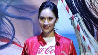 Dara 18 tahun itu tampak semakin cantik saat tersenyum. Pool/Noel/detikFoto.