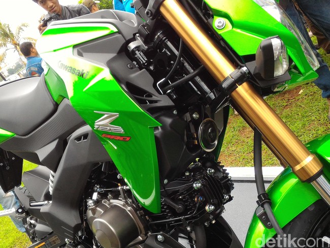Menjajal Motor Sport Mini Kawasaki Z125, Enak Tidak Ya?