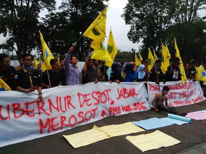 Gelar Aksi Demo, Massa PMII Pertanyakan Dana PON 2016