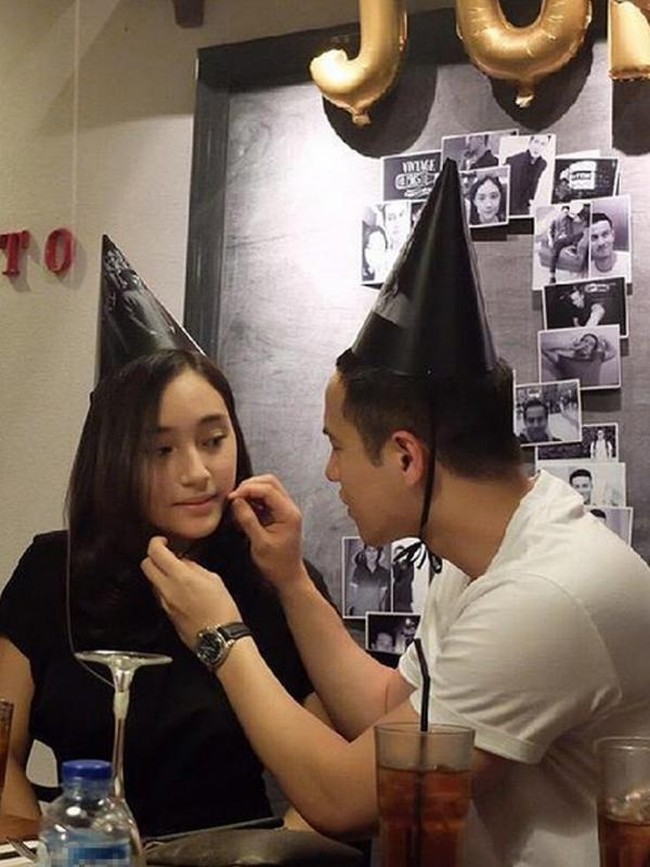 Enam tahun berpacaran, kisah asmara Agni Pratistha dan Junot tak sampai ke pelaminan. Banyak yang mengatakan bahwa pasangan ini terlihat begitu cocok. Kini, adik  Sigi Wimala itu telan menjalani pernikahan bahagia dengan Ryan Anthony Monoarfa. Sementara Junot masih berstatus sebagai pacar aktris Tatjana Saphira. Foto: Instagram