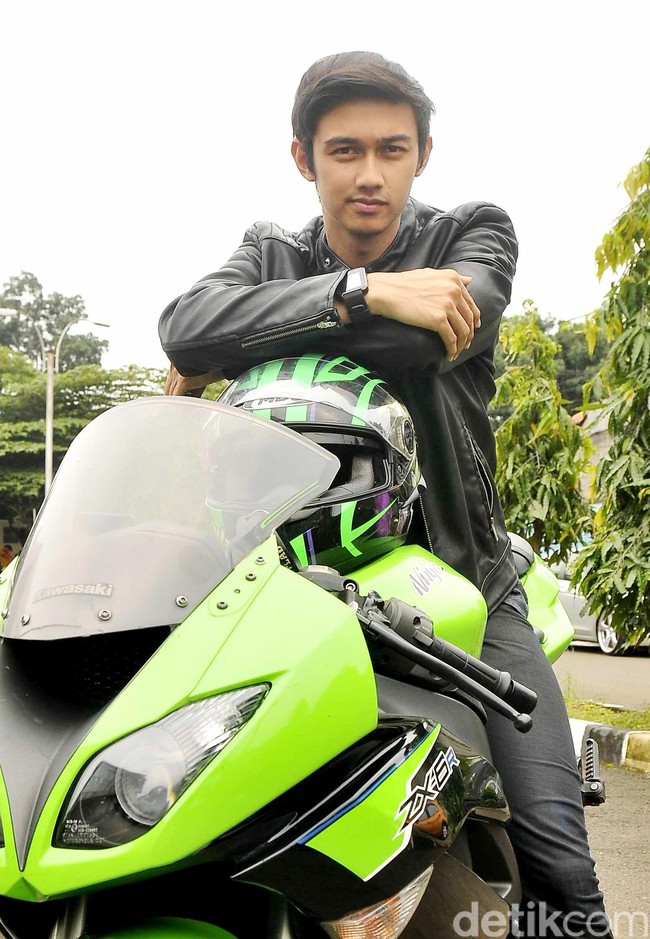 10 Artis Muda Cowok Terhot