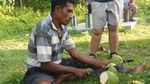 Mencari Ketenangan di Pesisir Alor Kecil