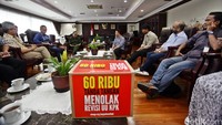 Zulkifli ditemui mereka dalam kapasitasnya pula sebagai Ketum PAN. Hadir pula Sekjen PAN Eddy Soeparno mendampingi Zulkifli.