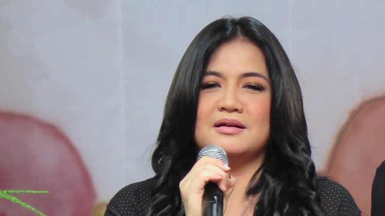 Cornelia Agatha Cari Ibu-ibu yang Curhat Bosan Pegang Penggorengan Ini Cornelia Agatha Cari Ibu-ibu yang Curhat Bosan Pegang Penggorengan Ini