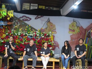 Teater Koma Pentaskan Lakon Semar Gugat Awal Maret
