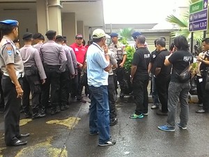 Ratusan Polisi Razia Apartemen Kalibata City Terkait Narkoba dan WNA Ilegal
