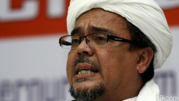 Ketua Majelis Tinggi Jakarta Bersyariah Habib Rizieq bersama Fachrurrozi Ishak, dan KH Abdul Rasyid Abdullah Syafi'i meluncurkan Konvensi Calon Gubernur Muslim Jakarta di Aula Buya Hamka Masjid Al-Azhar, Kebayoran Baru, Kamis (25/2/2016). Konvensi itu untuk menjaring calon di Pilkada 2017 mendatang.
