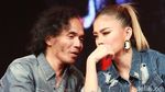 Kaka Slank dan Agnez MO Lagi Asyik Ngobrol Apa Ya?