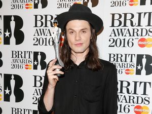 James Bay Jadi Kuda Hitam di BRIT Awards 2016