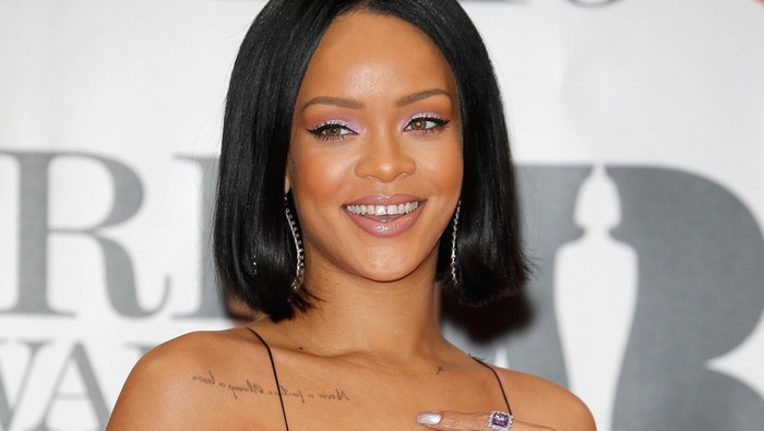 LONDON, ENGLAND - FEBRUARY 24:  Rihanna attends the BRIT Awards 2016 at The O2 Arena on February 24, 2016 in London, England.  (Photo by Luca Teuchmann/Getty Images)